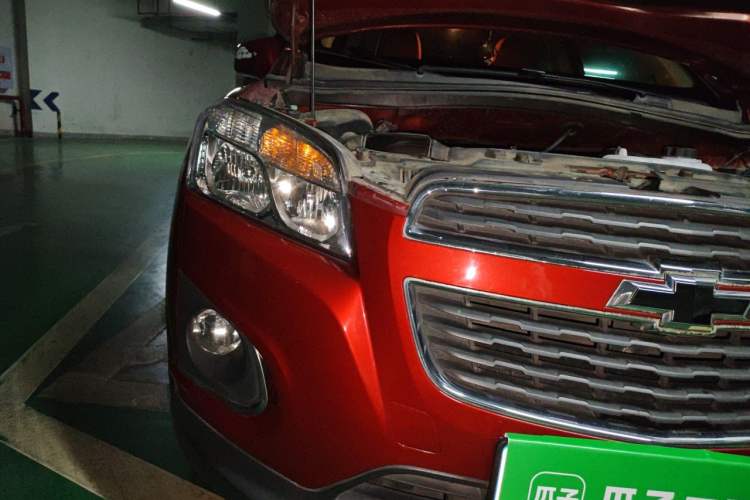 Used Chevrolet Trax 2014 1.4T Automatic Two-Wheel Drive Luxury Model Right Front Headlight