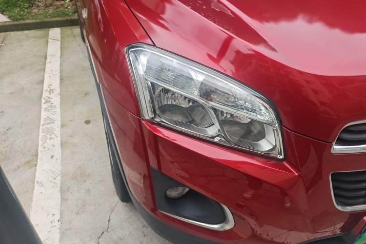 Used Chevrolet Trax 2014 1.4T Automatic Two-Wheel Drive Luxury Model Right Front Headlight