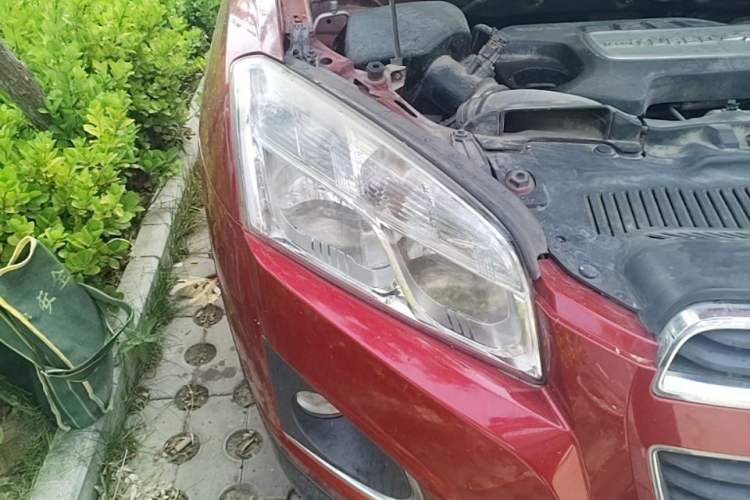 Used Chevrolet Trax 2014 1.4T Automatic Two-Wheel Drive Comfort Version Right Front Headlight