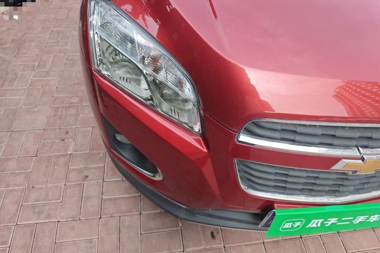 Used Chevrolet Trax 2014 1.4T Automatic Two-Wheel Drive Luxury Model Right Front Headlight