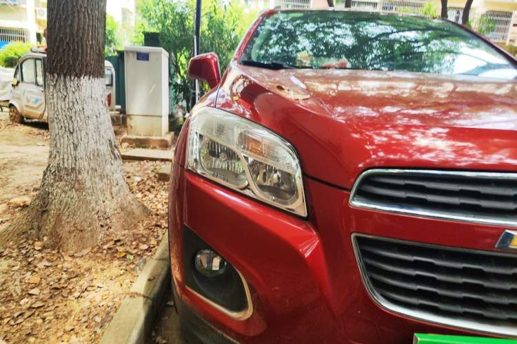 Used Chevrolet Trax 2014 1.4T Automatic Two-Wheel Drive Luxury Model Right Front Headlight