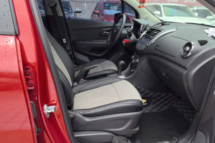 Used Chevrolet Trax 2014 1.4T Automatic Two-Wheel Drive Comfort Version Right Front Seat