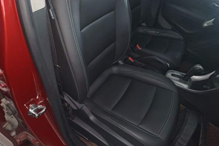 Used Chevrolet Trax 2014 1.4T Automatic All-Wheel Drive Flagship Version Right Front Seat