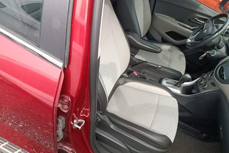 Used Chevrolet Trax 2014 1.4T Automatic Two-Wheel Drive Luxury Model Right Front Seat