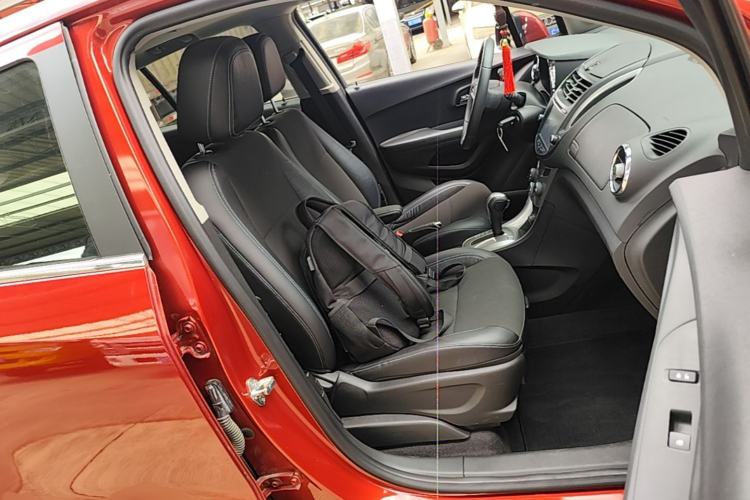 Used Chevrolet Trax 2014 1.4T Automatic Two-Wheel Drive Luxury Model Right Front Seat