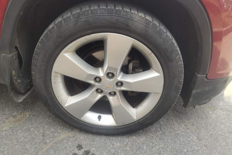 Used Chevrolet Trax 2014 1.4T Automatic Two-Wheel Drive Luxury Model Right Front Wheel Hub
