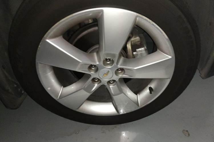 Used Chevrolet Trax 2014 1.4T Automatic Two-Wheel Drive Luxury Model Right Front Wheel Hub