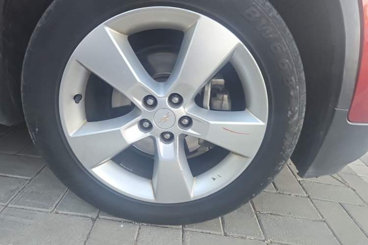 Used Chevrolet Trax 2014 1.4T Transformers Limited Edition Right Front Wheel Hub