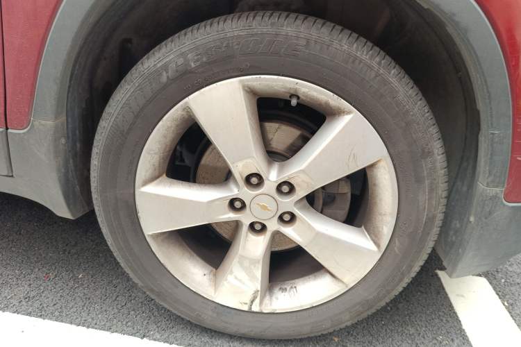 Used Chevrolet Trax 2014 1.4T Automatic Two-Wheel Drive Luxury Model Right Front Wheel Hub