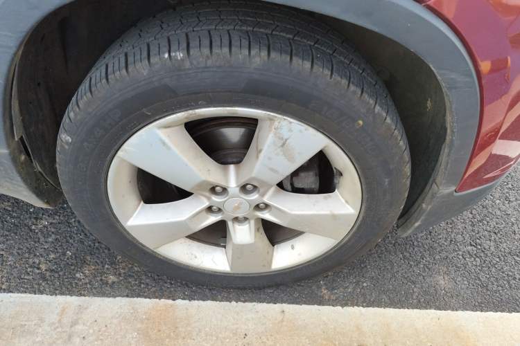 Used Chevrolet Trax 2014 1.4T Automatic Two-Wheel Drive Luxury Model Right Front Wheel Hub