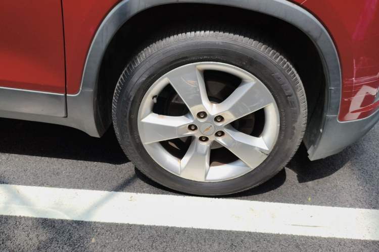 Used Chevrolet Trax 2014 1.4T Automatic Two-Wheel Drive Luxury Model Right Front Wheel Hub