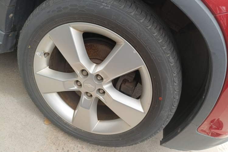 Used Chevrolet Trax 2014 1.4T Automatic Two-Wheel Drive Luxury Model Right Front Wheel Hub