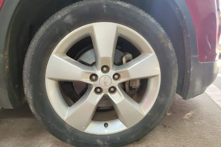 Used Chevrolet Trax 2014 1.4T Automatic Two-Wheel Drive Luxury Model Right Front Wheel Hub