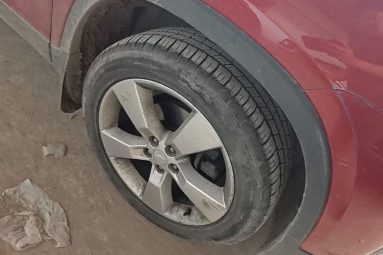 Used Chevrolet Trax 2014 1.4T Manual Two-Wheel Drive Comfort Model Right Front Wheel Hub