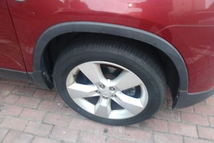 Used Chevrolet Trax 2014 1.4T Automatic Two-Wheel Drive Luxury Model Right Front Wheel Hub
