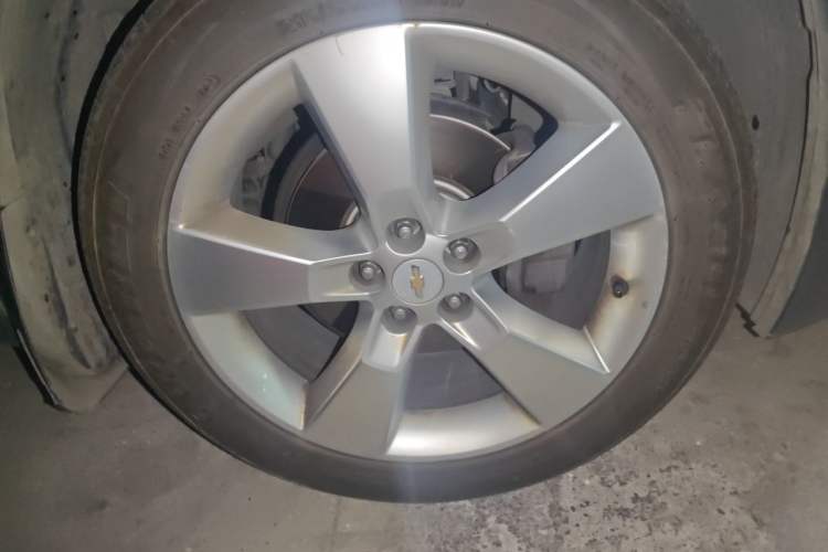 Used Chevrolet Trax 2014 1.4T Automatic Two-Wheel Drive Luxury Model Right Front Wheel Hub