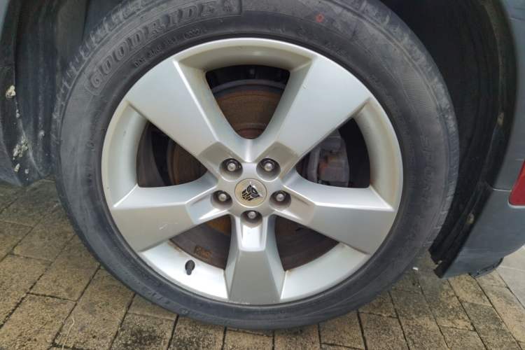 Used Chevrolet Trax 2014 1.4T Automatic All-Wheel Drive Flagship Version Right Front Wheel Hub