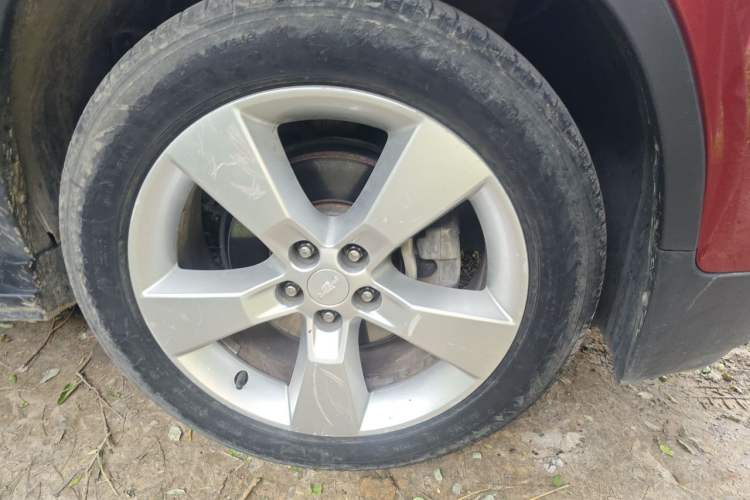 Used Chevrolet Trax 2014 1.4T Automatic Two-Wheel Drive Luxury Model Right Front Wheel Hub