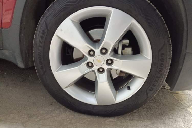Used Chevrolet Trax 2014 1.4T Manual Two-Wheel Drive Comfort Model Right Front Wheel Hub