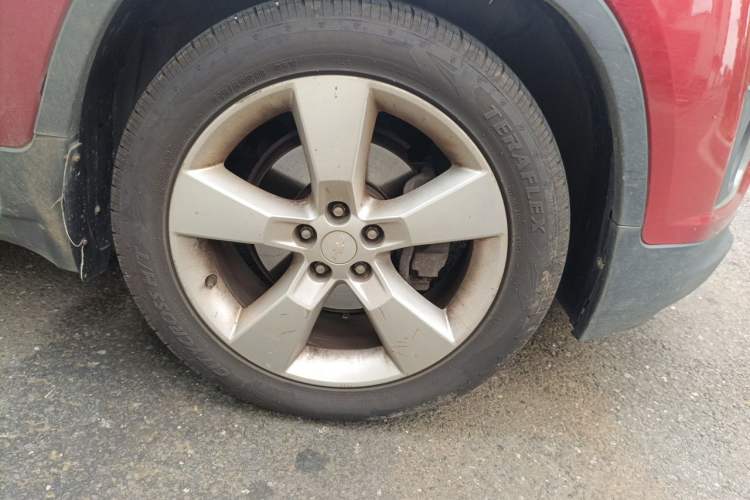 Used Chevrolet Trax 2014 1.4T Automatic Two-Wheel Drive Luxury Model Right Front Wheel Hub