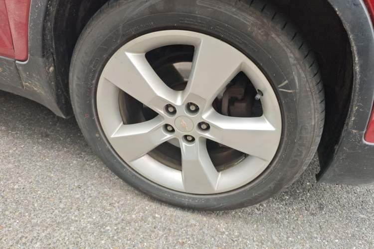 Used Chevrolet Trax 2014 1.4T Automatic Two-Wheel Drive Luxury Model Right Front Wheel Hub