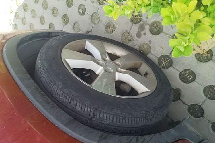 Used Chevrolet Trax 2014 1.4T Automatic Two-Wheel Drive Comfort Version Right Front Wheel Hub