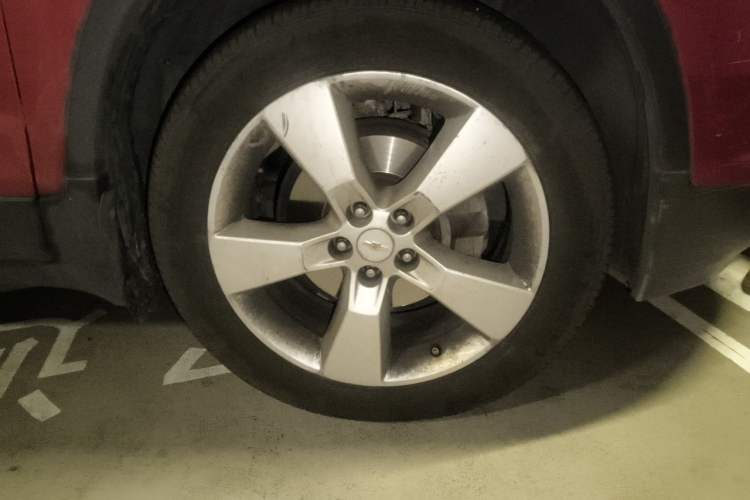 Used Chevrolet Trax 2014 1.4T Automatic Two-Wheel Drive Luxury Model Right Front Wheel Hub