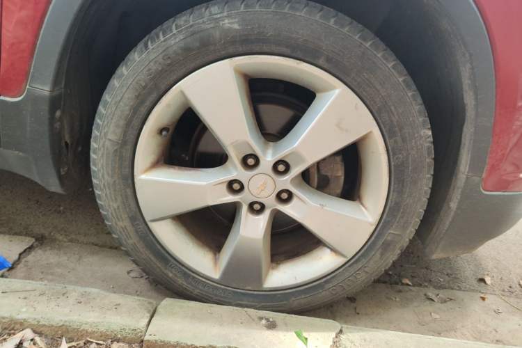 Used Chevrolet Trax 2014 1.4T Automatic Two-Wheel Drive Luxury Model Right Front Wheel Hub