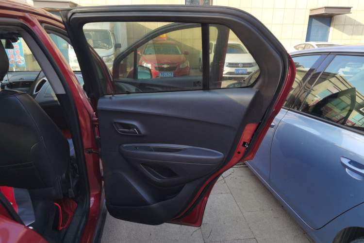Used Chevrolet Trax 2014 1.4T Automatic Two-Wheel Drive Comfort Version Right Rear Door Interior