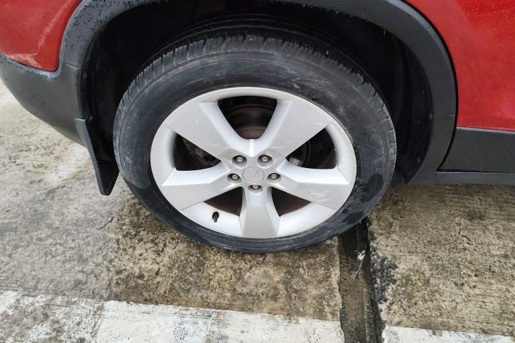 Used Chevrolet Trax 2014 1.4T Automatic Two-Wheel Drive Luxury Model Right Rear Wheel Hub
