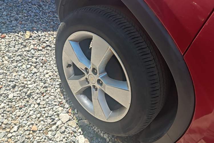 Used Chevrolet Trax 2014 1.4T Automatic Two-Wheel Drive Luxury Model Right Rear Wheel Hub