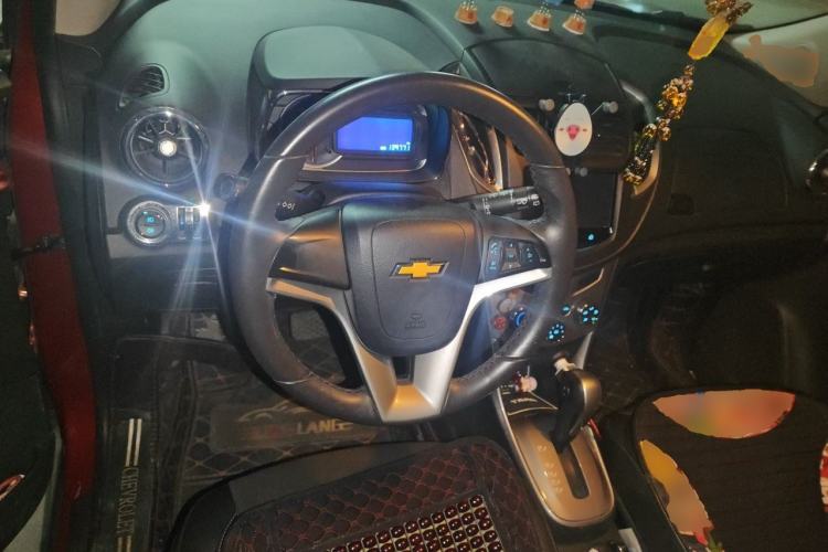 Used Chevrolet Trax 2014 1.4T Automatic Two-Wheel Drive Luxury Model Steering Wheel
