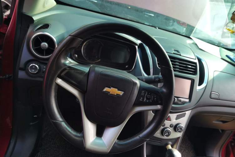 Used Chevrolet Trax 2014 1.4T Automatic All-Wheel Drive Flagship Version Steering Wheel