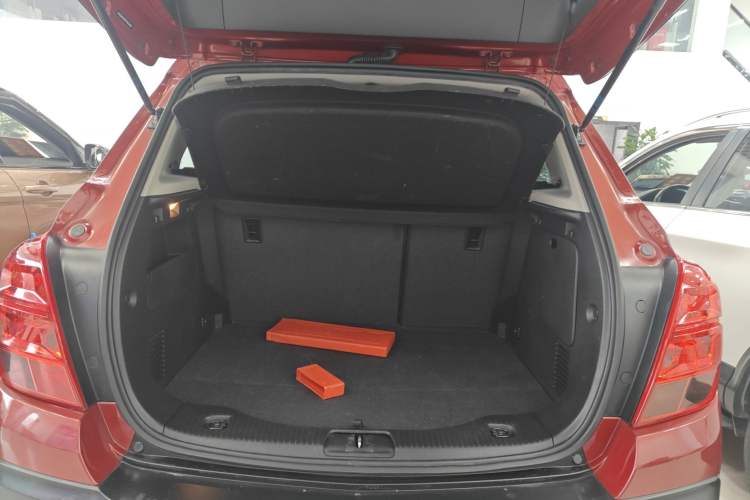 Used Chevrolet Trax 2014 1.4T Automatic All-Wheel Drive Flagship Version Trunk