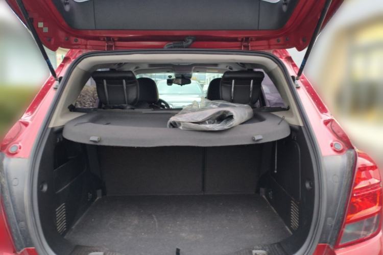 Used Chevrolet Trax 2014 1.4T Automatic Two-Wheel Drive Luxury Model Trunk
