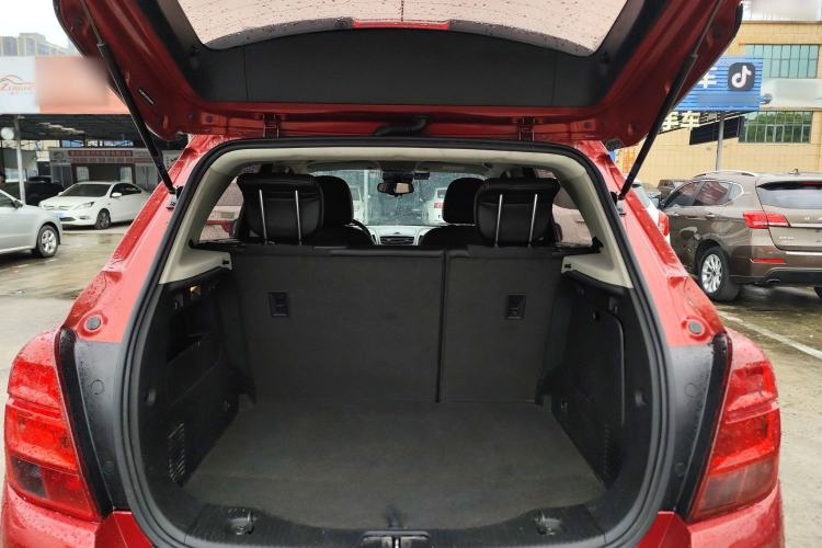 Used Chevrolet Trax 2014 1.4T Automatic Two-Wheel Drive Luxury Model Trunk