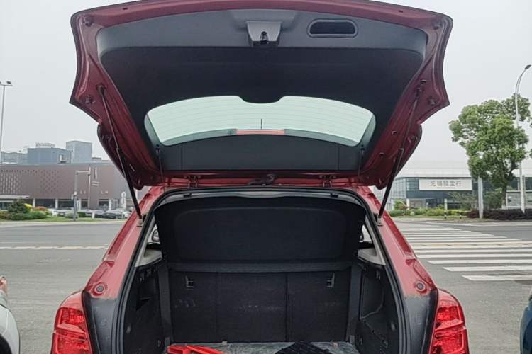 Used Chevrolet Trax 2014 1.4T Manual Two-Wheel Drive Comfort Model Trunk