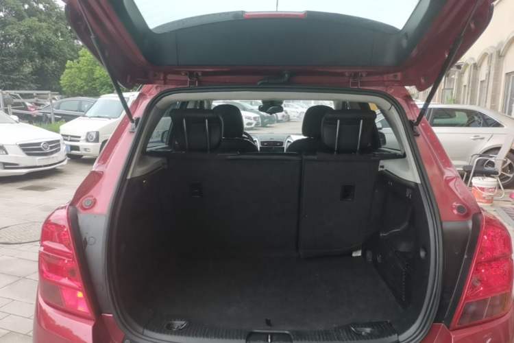 Used Chevrolet Trax 2014 1.4T Automatic Two-Wheel Drive Luxury Model Trunk