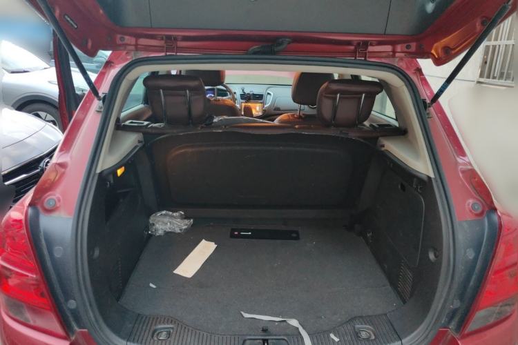 Used Chevrolet Trax 2014 1.4T Automatic Two-Wheel Drive Comfort Version Trunk