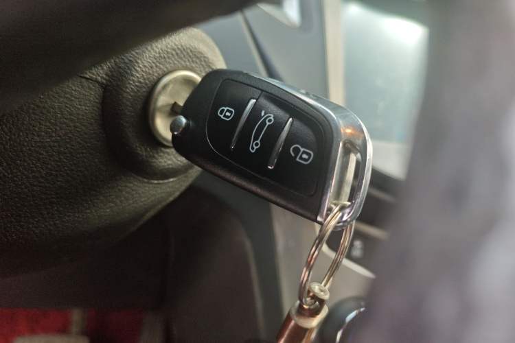 Used Chevrolet Trax 2014 1.4T Automatic Two-Wheel Drive Luxury Model Vehicle Key