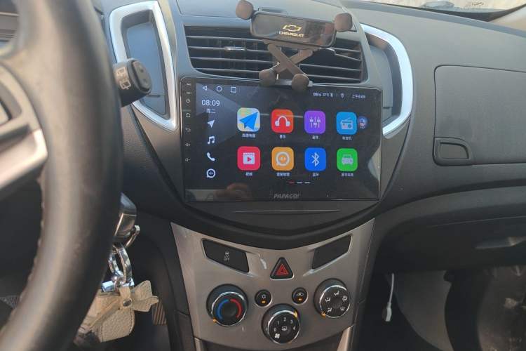 Used Chevrolet Trax 2014 1.4T Automatic Two-Wheel Drive Luxury Model Audio And AC Panel