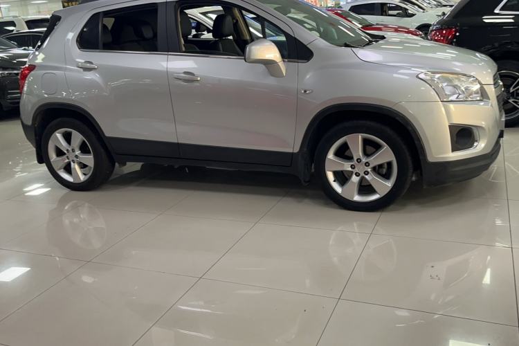 Used Chevrolet Trax 2014 1.4T Automatic Two-Wheel Drive Luxury Model Exterior 4