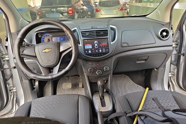 Used Chevrolet Trax 2014 1.4T Automatic Two-Wheel Drive Comfort Version Interior 2