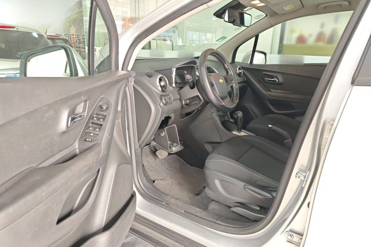 Used Chevrolet Trax 2014 1.4T Automatic Two-Wheel Drive Comfort Version Interior 3