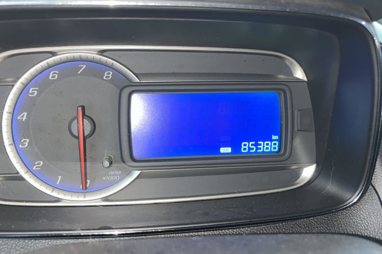 Used Chevrolet Trax 2014 1.4T Automatic Two-Wheel Drive Luxury Model Odometer Close Up