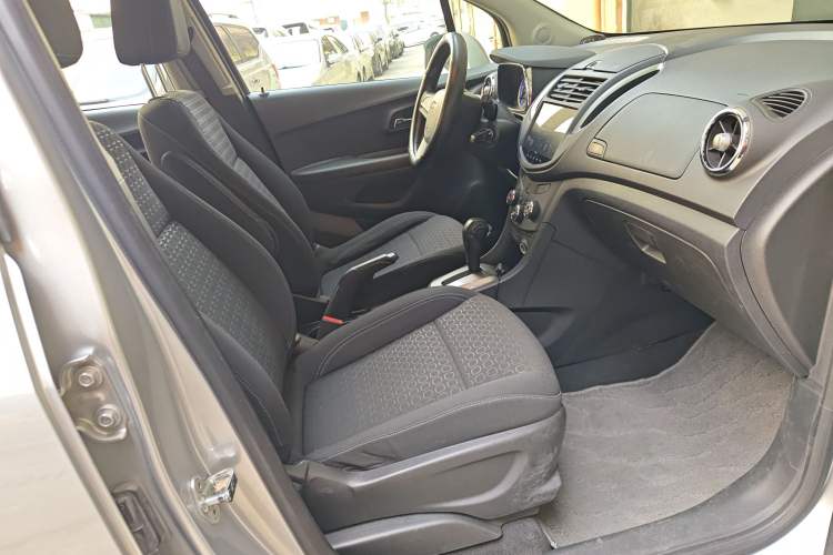Used Chevrolet Trax 2014 1.4T Automatic Two-Wheel Drive Comfort Version Right Front Seat