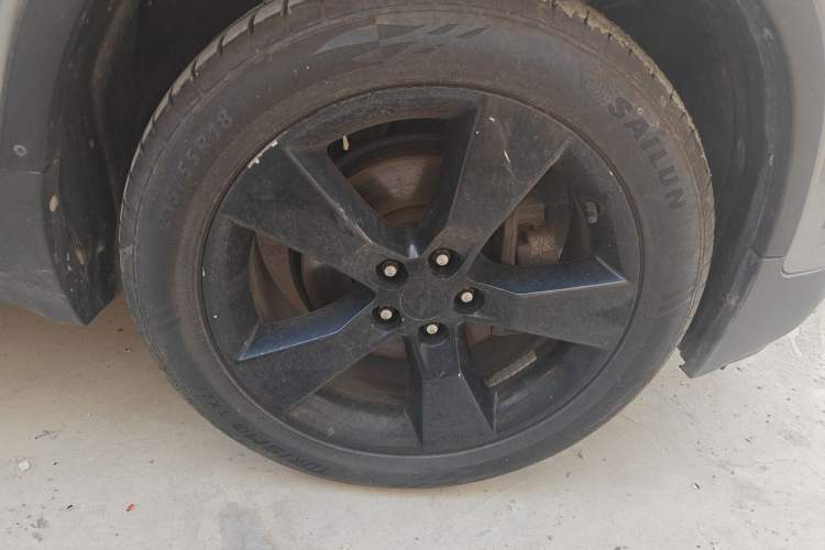Used Chevrolet Trax 2014 1.4T Automatic Two-Wheel Drive Luxury Model Right Front Wheel Hub