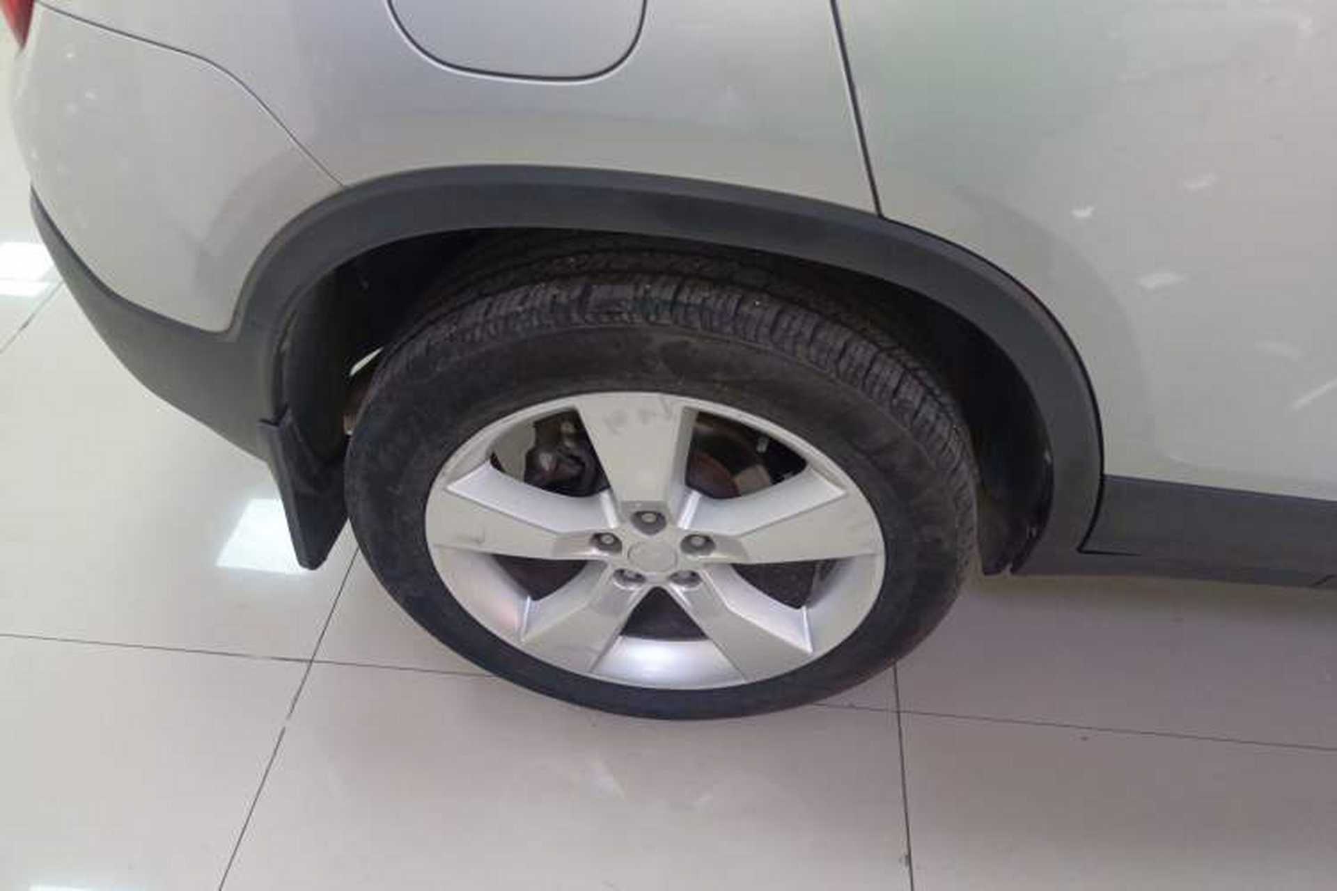Used Chevrolet Trax 2014 1.4T Automatic Two-Wheel Drive Luxury Model Right Rear Wheel Hub