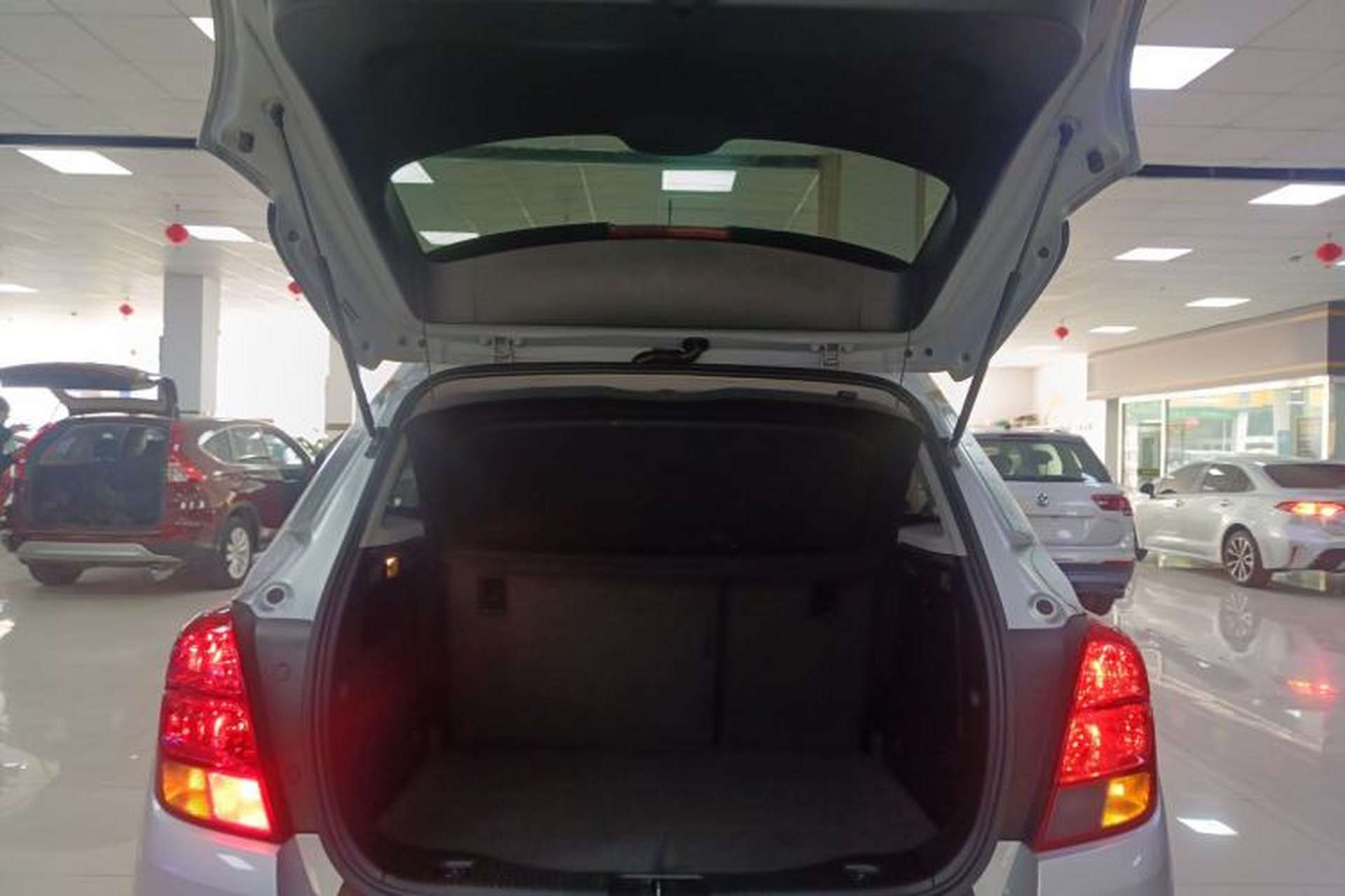 Used Chevrolet Trax 2014 1.4T Automatic Two-Wheel Drive Luxury Model Trunk