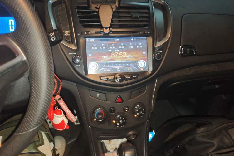 Used Chevrolet Trax 2014 1.4T Automatic Two-Wheel Drive Comfort Version Audio And AC Panel